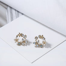 Load image into Gallery viewer, Earring- Flower (PREORDER)